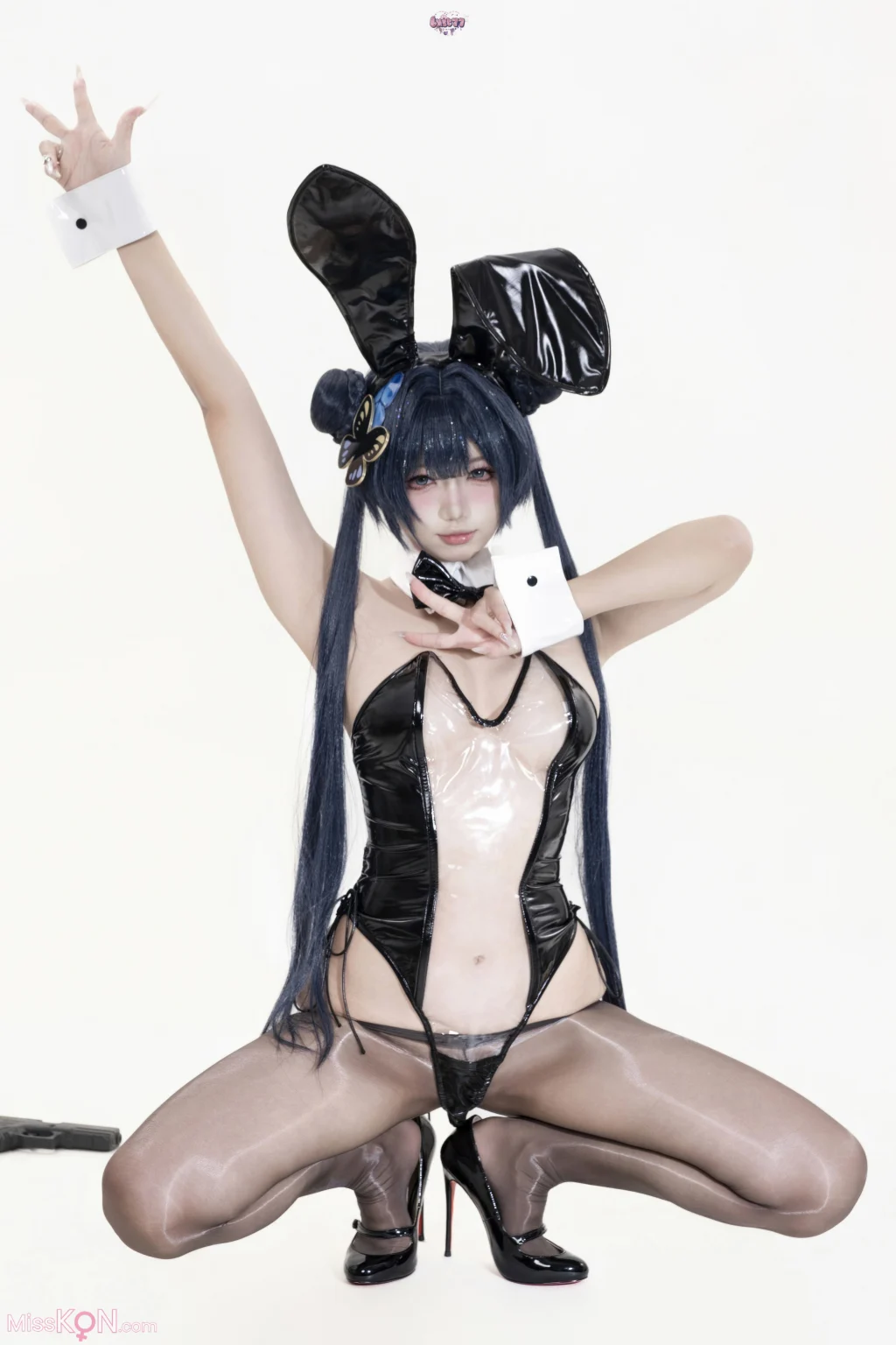 Coser@柒柒要乖哦: 蔚蓝档案 妃咲兔女郎 (26 photos)