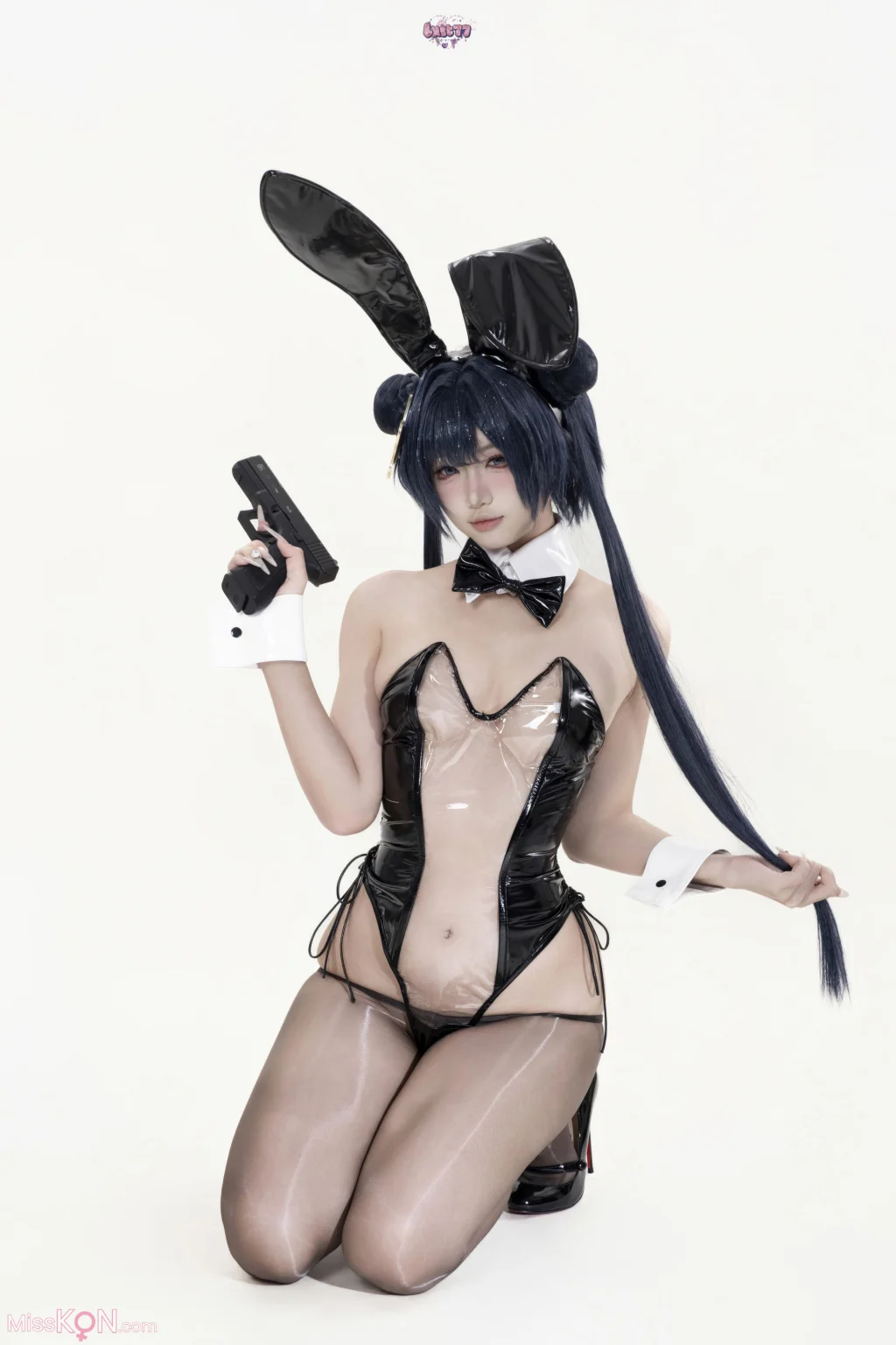 Coser@柒柒要乖哦: 蔚蓝档案 妃咲兔女郎 (26 photos)