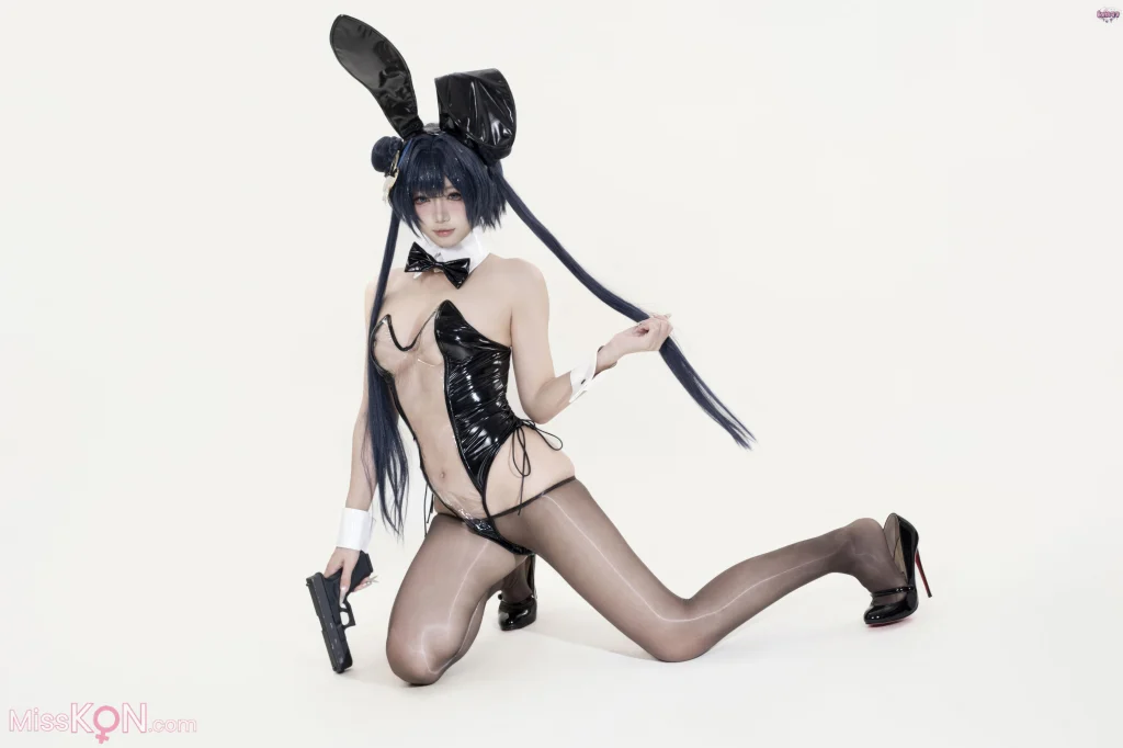 Coser@柒柒要乖哦: 蔚蓝档案 妃咲兔女郎 (26 photos)