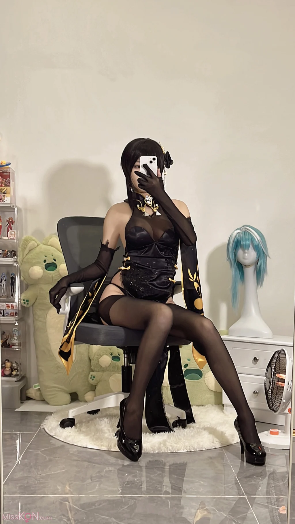 Coser@无影喵喵Ghost: 镇海黑旗袍 (131 photos + 4 videos)