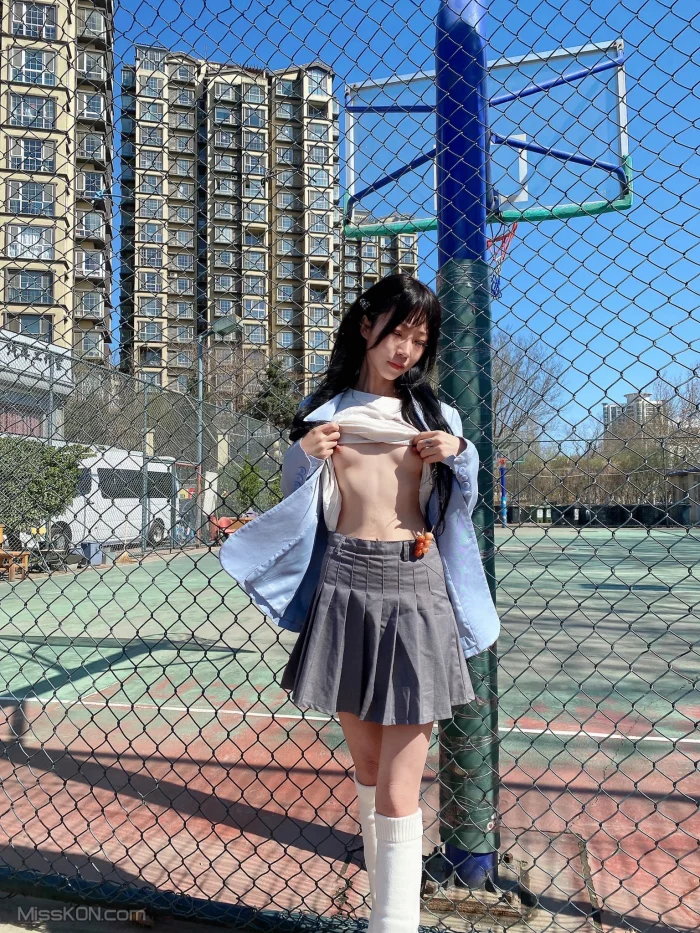 彤彤乖: 喜欢户外露出 (165 photos + 135 videos)