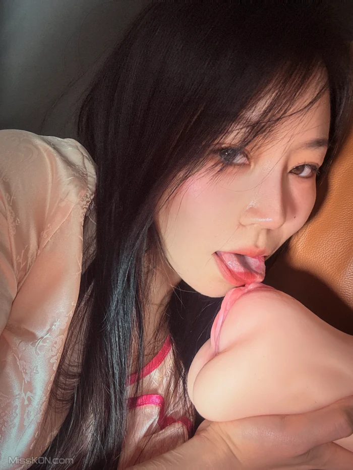 彤彤乖: 喜欢户外露出 (165 photos + 135 videos)