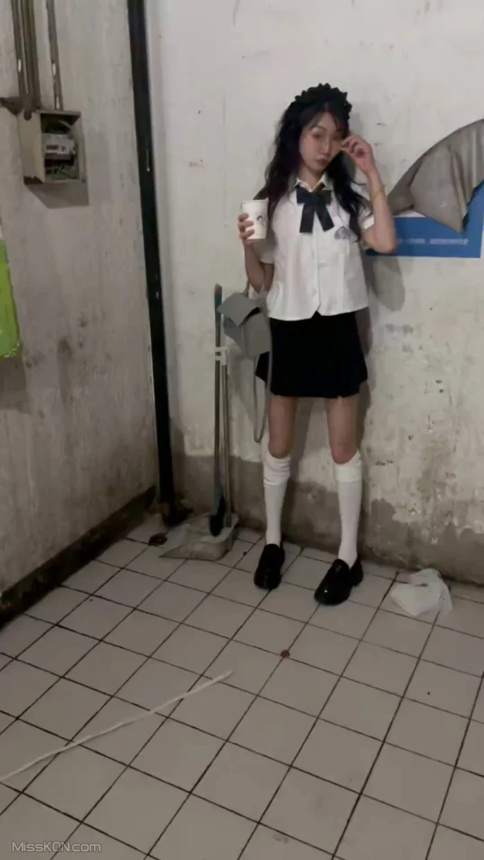 彤彤乖: 喜欢户外露出 (165 photos + 135 videos) – Page 3