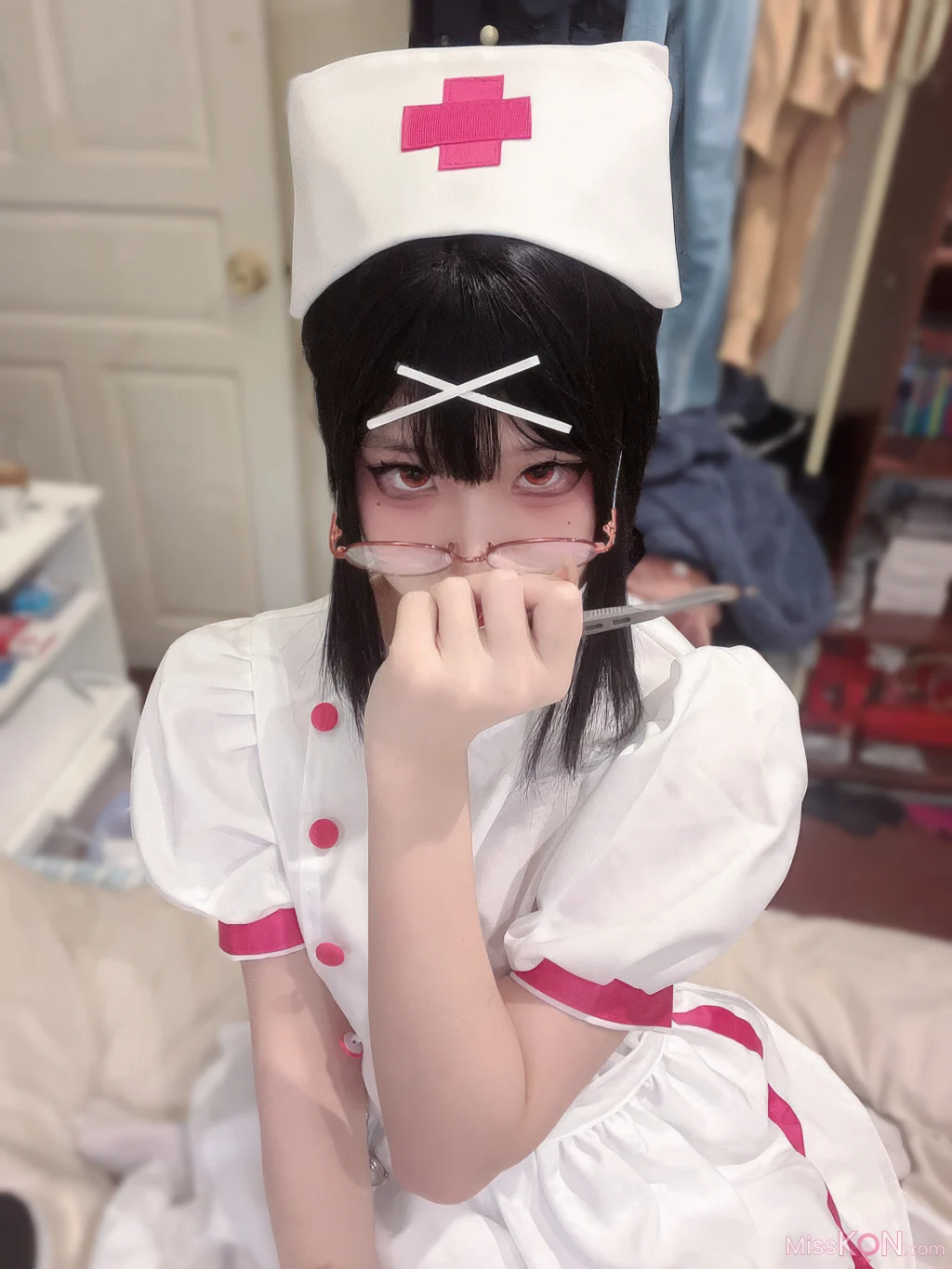 Coser@清水凪: 夜勤小护士 (31 photos)
