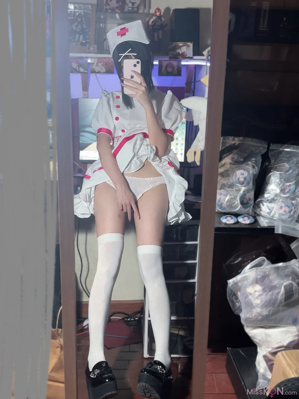 Coser@清水凪: 夜勤小护士 (31 photos)