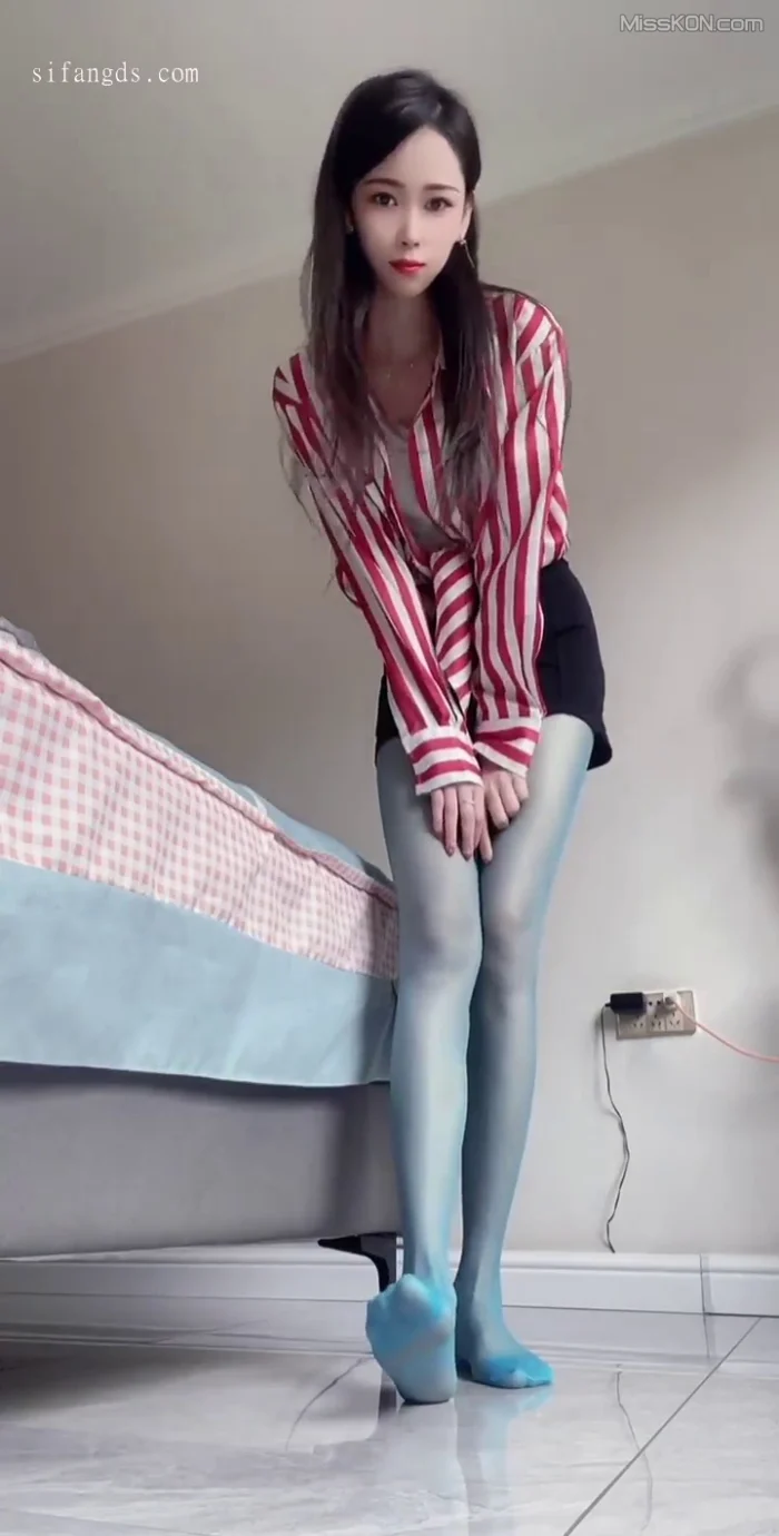 嫣然月影: 快手 轻熟骨感御姐私拍合集 (58 photos + 8 videos) – Page 2