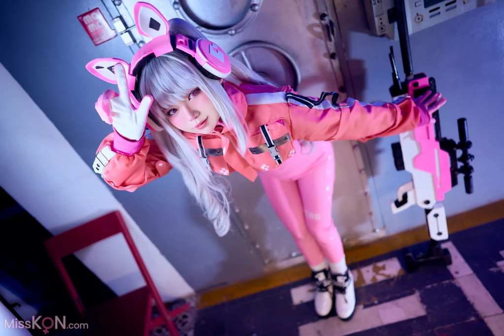 Coser@ZinieQ: NIKKE 爱丽丝 (44 photos)