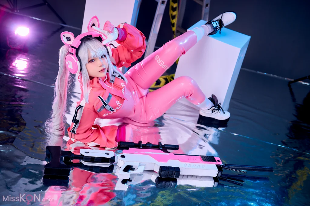 Coser@ZinieQ: NIKKE 爱丽丝 (44 photos)