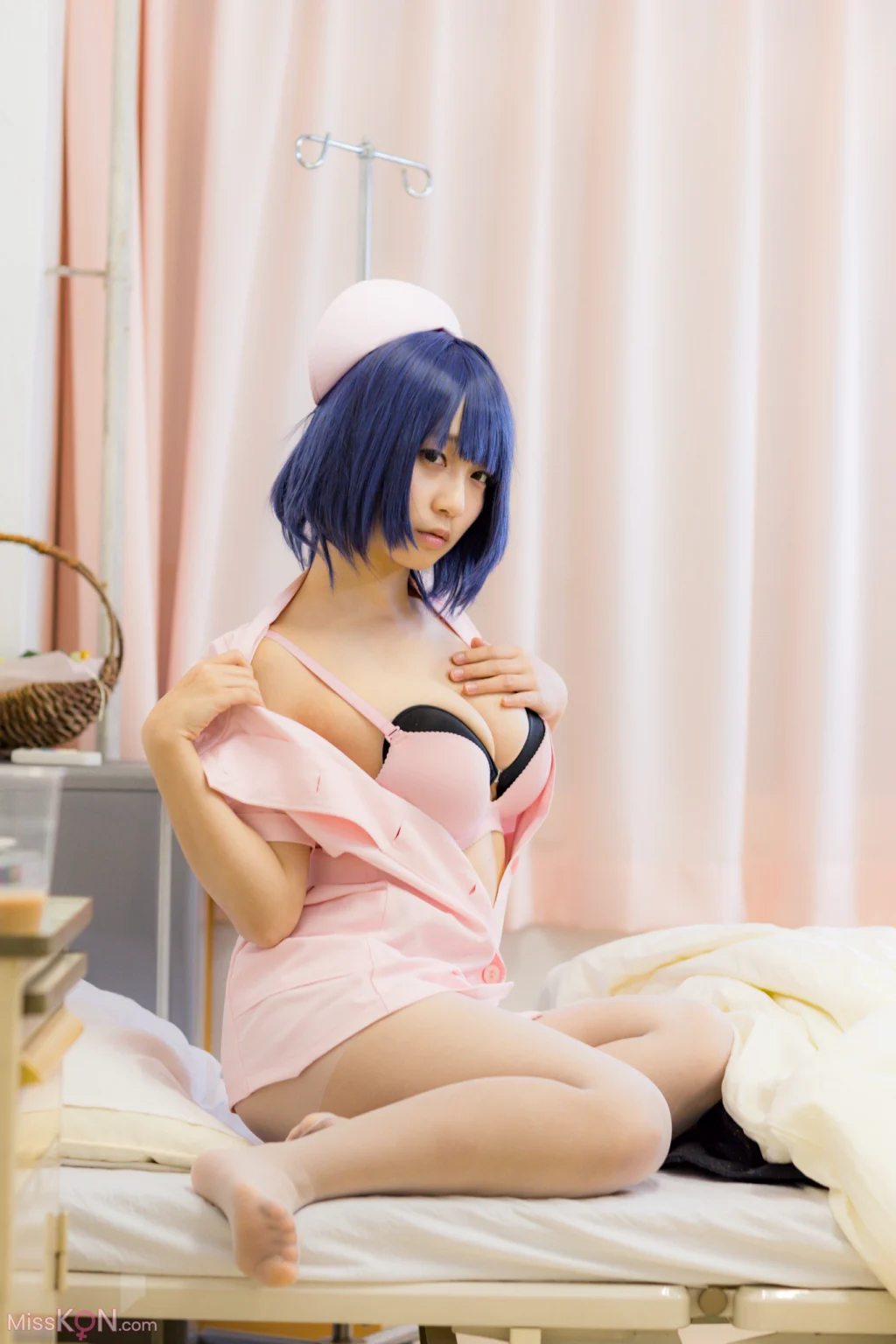 [JP] Moe Iori (伊織もえ): 夜勤病棟 YAKIN BYOTOU Nurse (156 photos)
