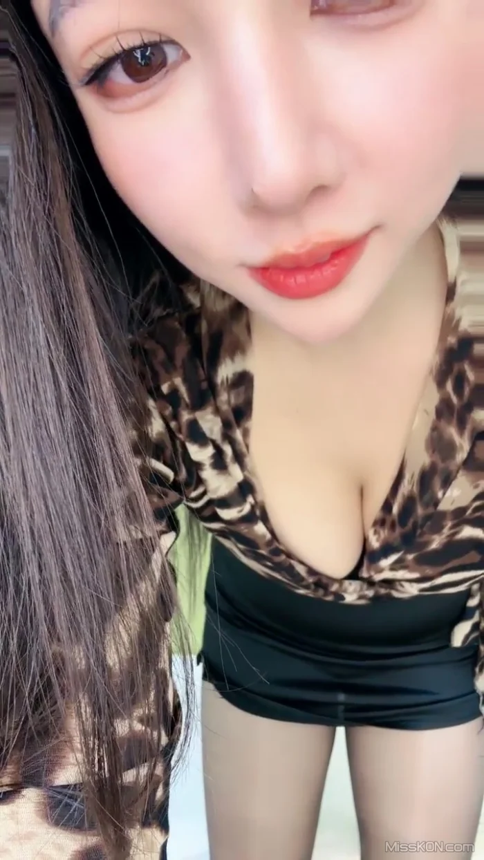 晓白: G乳御姐下海 黑丝高跟诱惑迷人 (33 photos + 3 videos) – Page 2