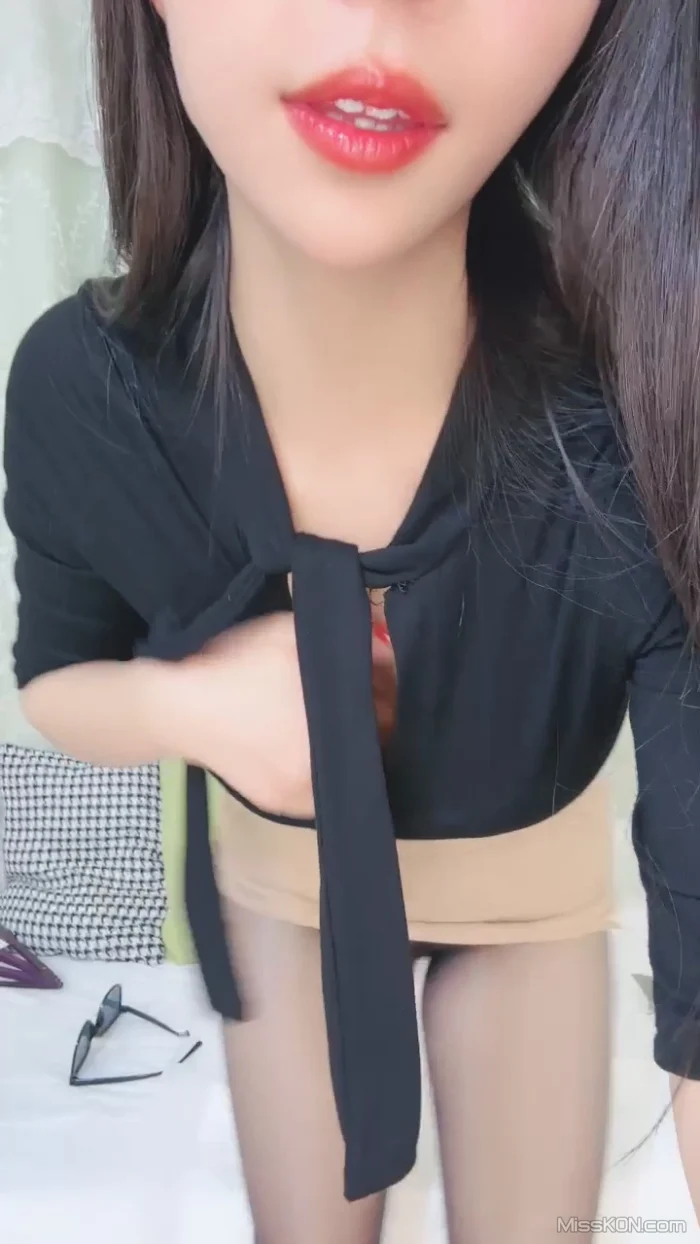 晓白: G乳御姐下海 黑丝高跟诱惑迷人 (33 photos + 3 videos) – Page 2
