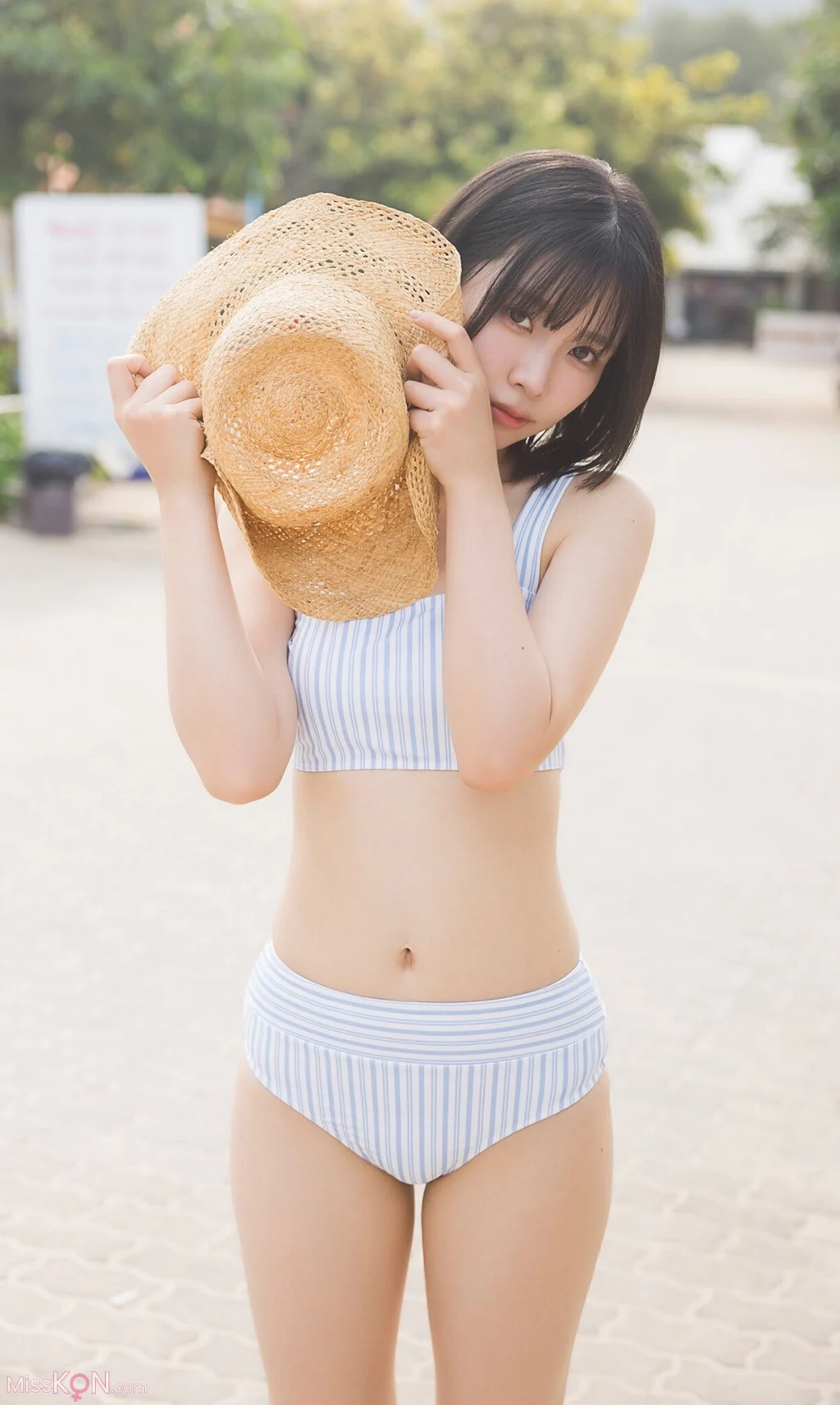 [JP] Liyuu:【オールアザー版】Liyuu 2nd写真集 ヒトミ (118 photos) – Page 2