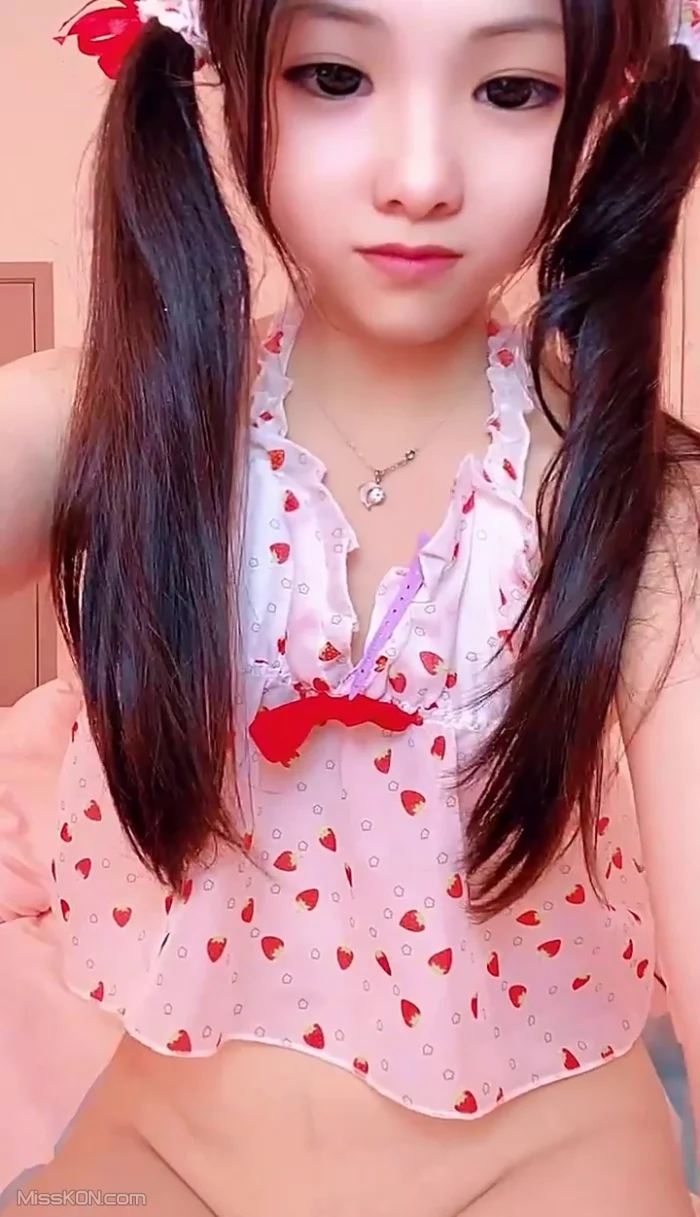 音萌软妹: 软萌学妹 直播间脱光很诱惑 (36 photos + 2 videos) – Page 2