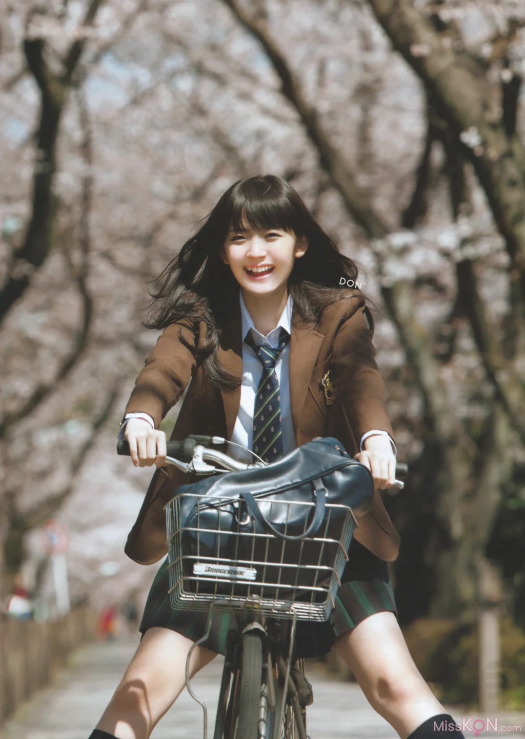 [JP] Airi Suzuki (鈴木愛理): 全集 2010-2017 『 永遠 』 (135 photos) – Page 2