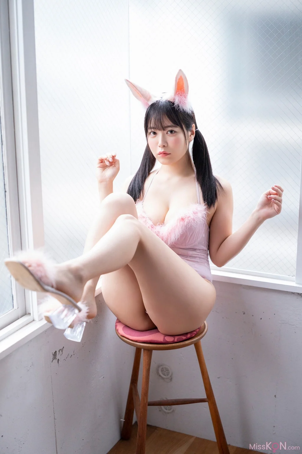 [JP] Shinonome Umi (東雲うみ): 漫画アクションデジタル写真集 「寂しい夜に温かな」 (53 photos) – Page 2