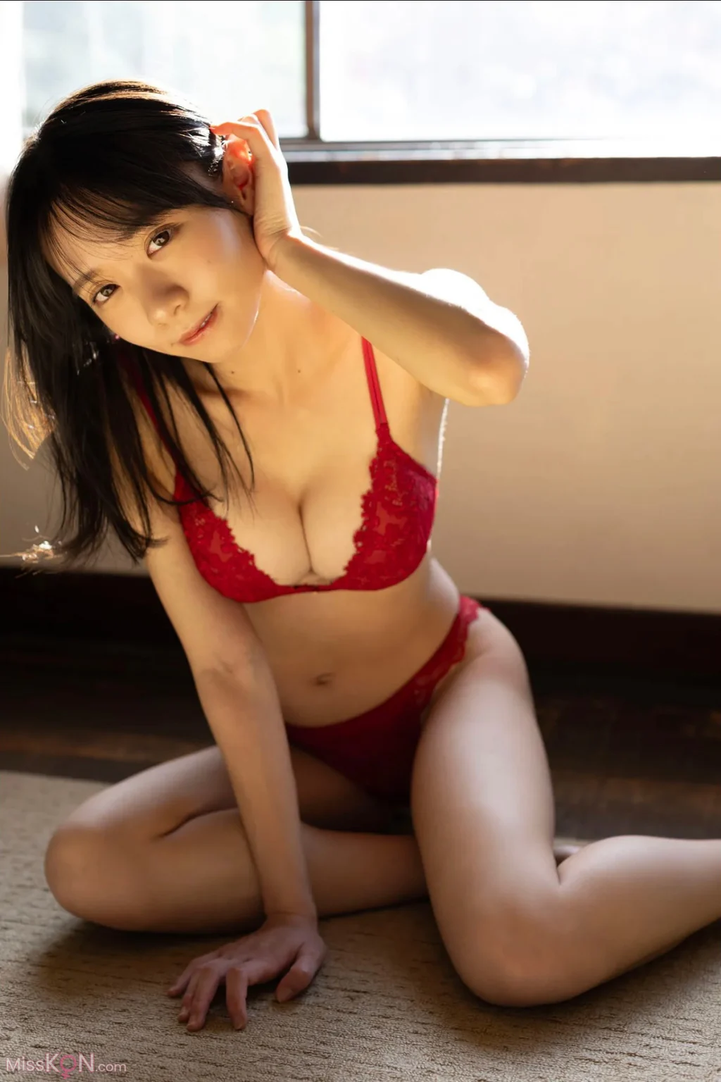 [JP] Yūko Tsubakino (椿野ゆうこ): FRIDAYデジタル写真集 お天気お姉さんの秘密 Vol.1 (41 photos)