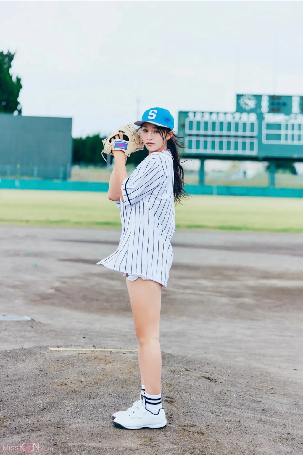 [JP] Rino Matsumoto (松本里乃): FRIDAYデジタル写真集 MAX124km_h ストレートに魅せられて (53 photos)