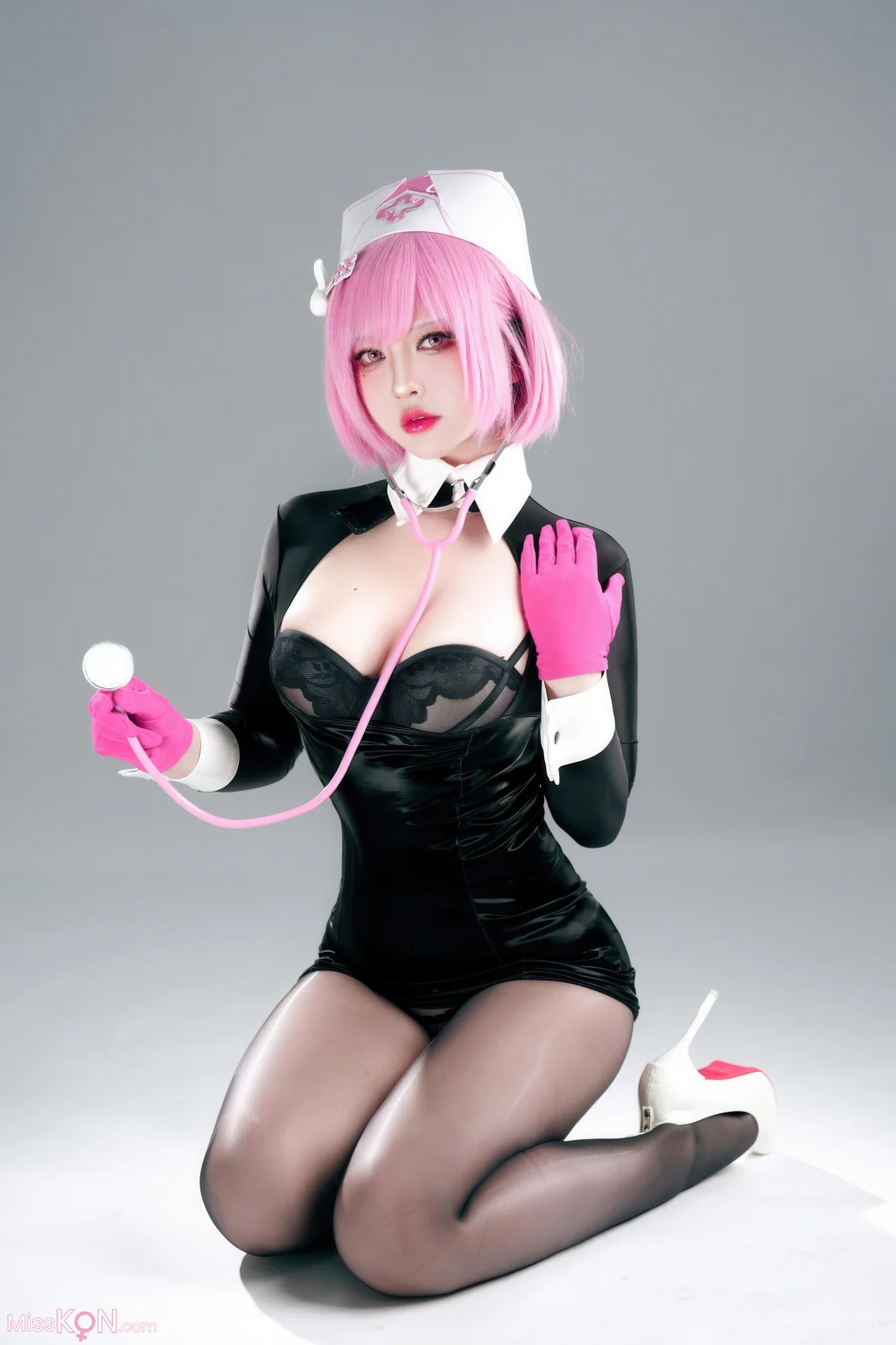 Coser@半半子: 王医生 (56 photos) – Page 2