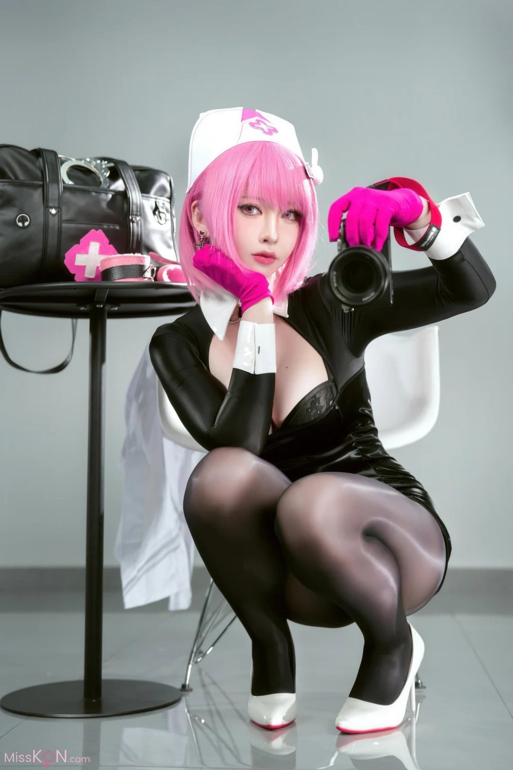 Coser@半半子: 王医生 (56 photos) – Page 2