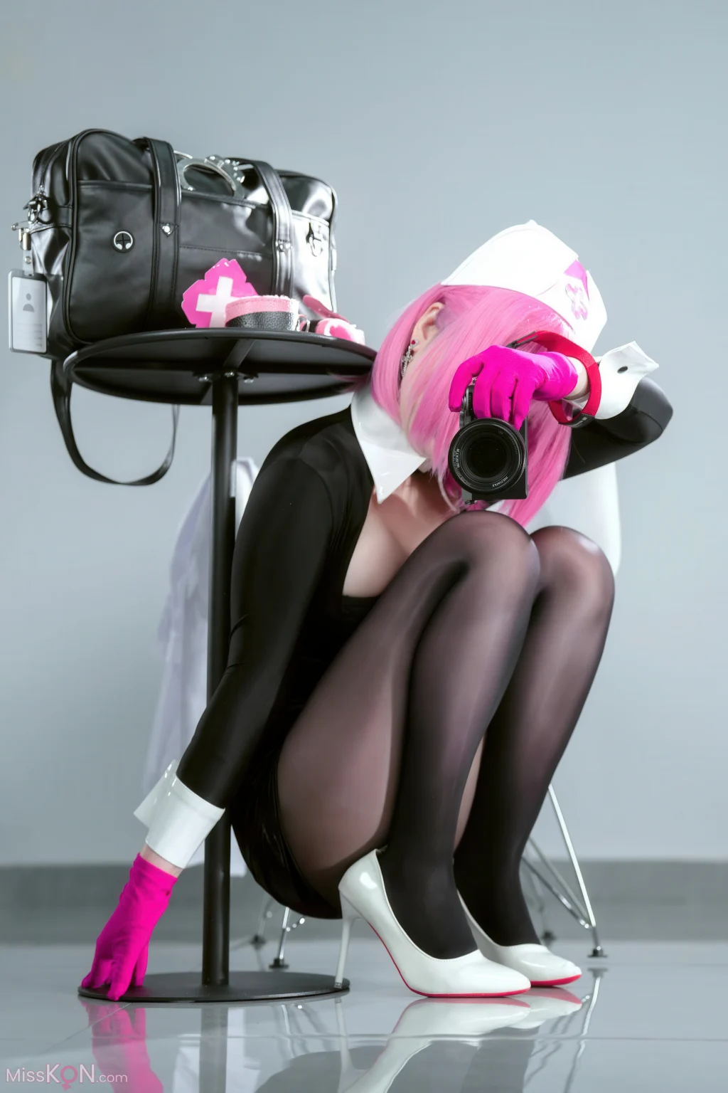 Coser@半半子: 王医生 (56 photos) – Page 2