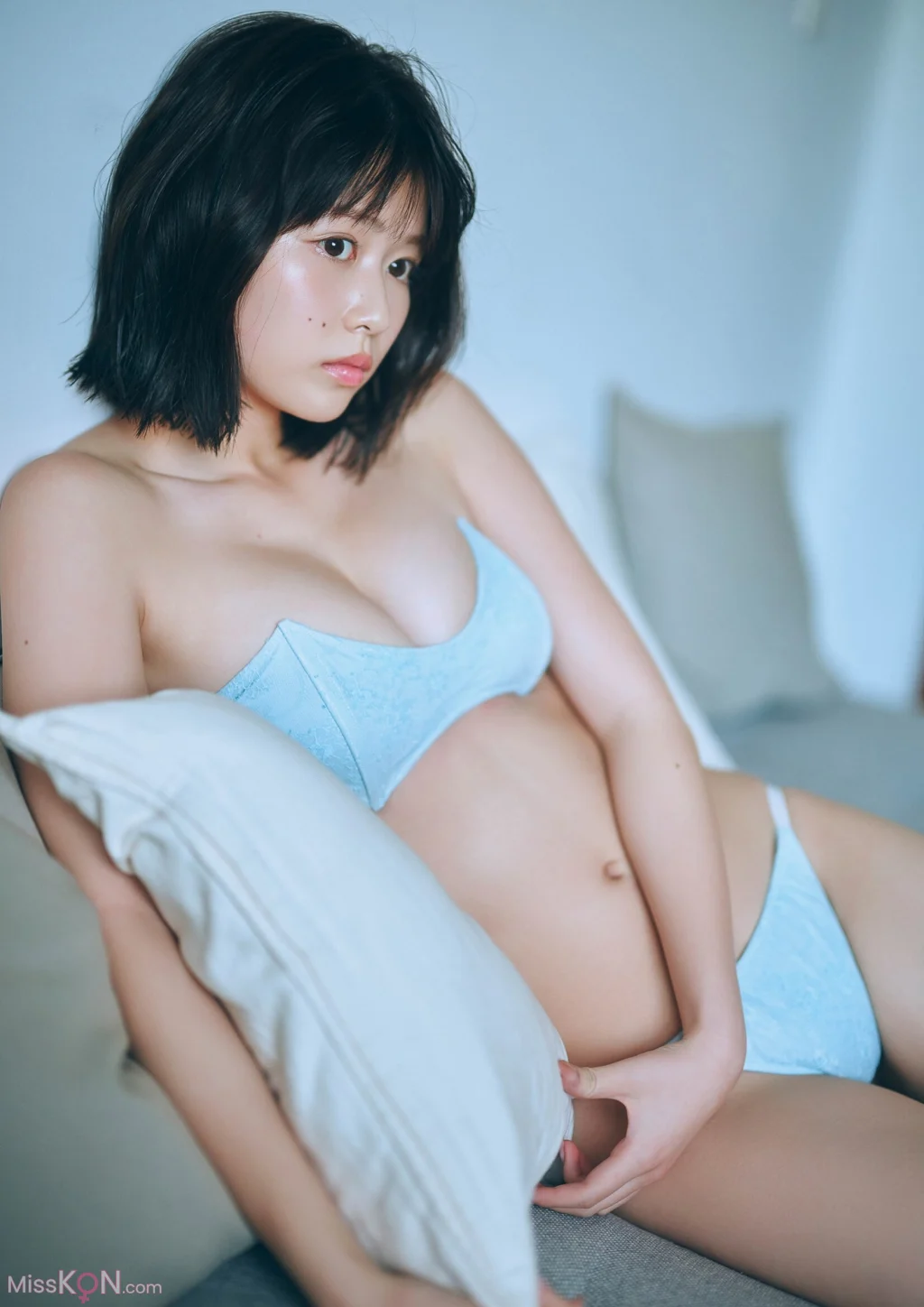 [JP] Yuzuha Saeki (冴木柚葉):「どれにしようかな」 DOLCEデジタル写真集 (87 photos) – Page 3
