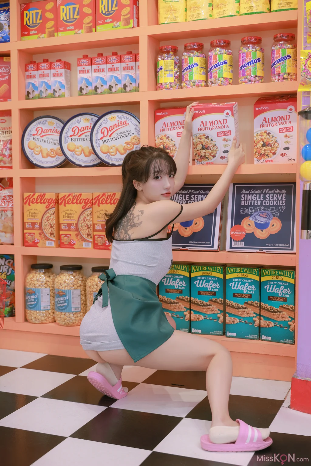 Son Ye-Eun (손예은): Night Shift (96 photos + 2 videos) – Page 2