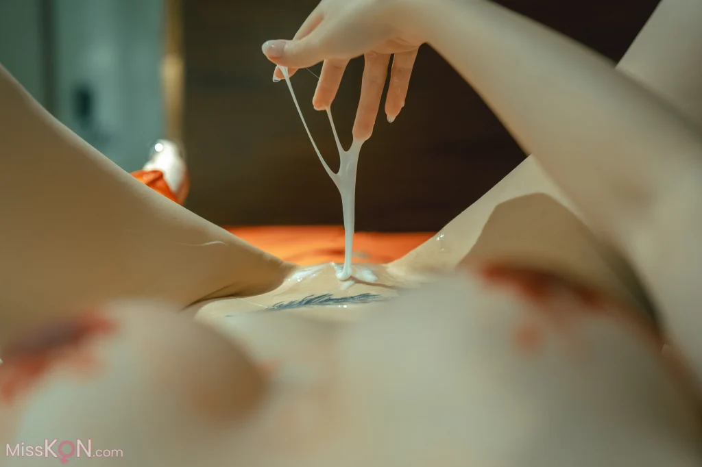 Coser@鹿八岁: 新婚小故事 (108 photos + 1 video)