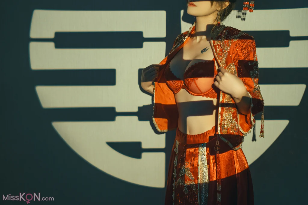 Coser@鹿八岁: 新婚小故事 (108 photos + 1 video)