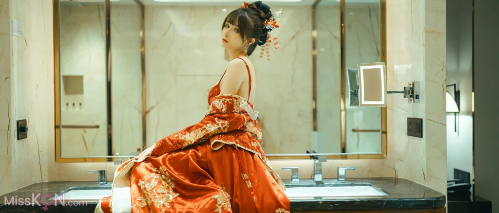 Coser@鹿八岁: 新婚小故事 (108 photos + 1 video)