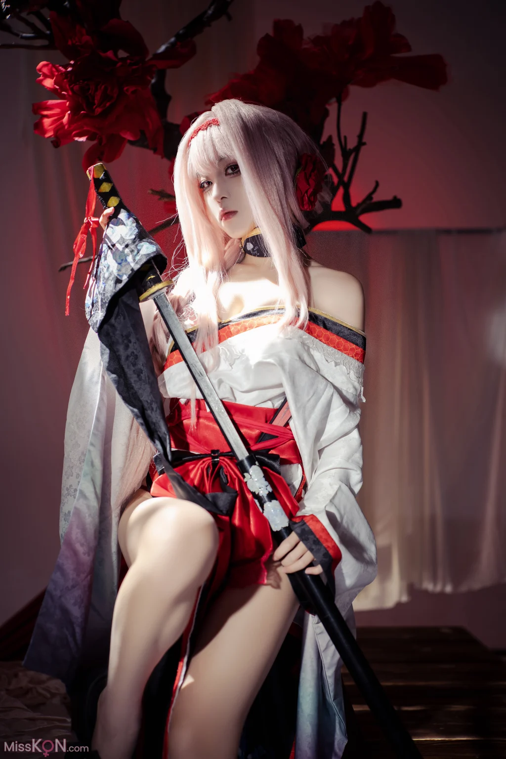 Coser@矢量鱼: Nikke胜利女神-暗莲 (30 photos)