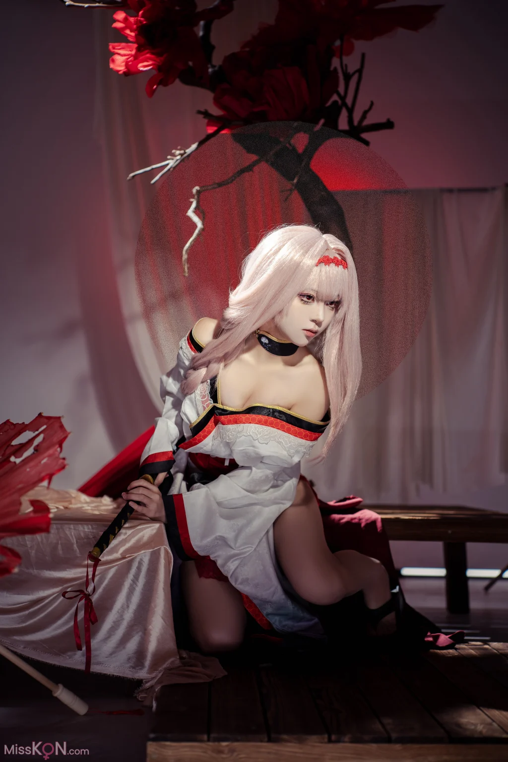 Coser@矢量鱼: Nikke胜利女神-暗莲 (30 photos)