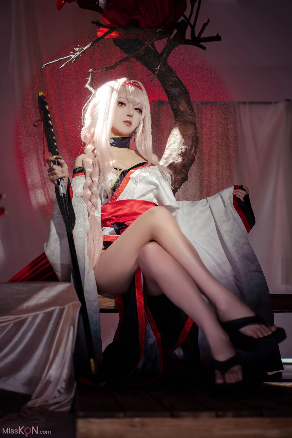 Coser@矢量鱼: Nikke胜利女神-暗莲 (30 photos) – Page 2