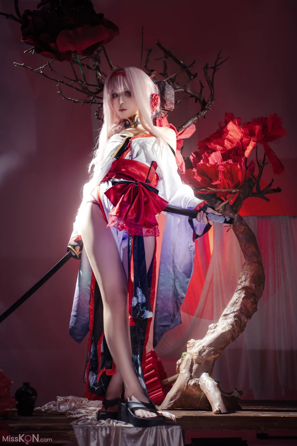Coser@矢量鱼: Nikke胜利女神-暗莲 (30 photos) – Page 2