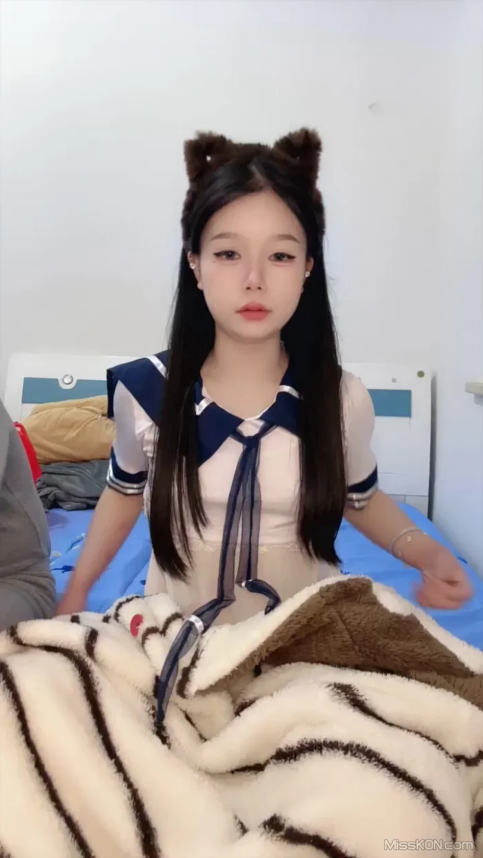 么凹新人猫: 校花级女神 真的好漂亮 无套实战 (27 photos + 6 videos)
