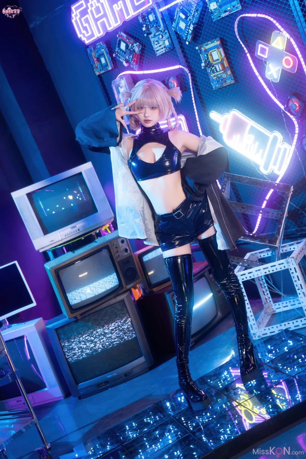 Coser@柒柒要乖哦: 常服小荠 (41 photos + 1 video)