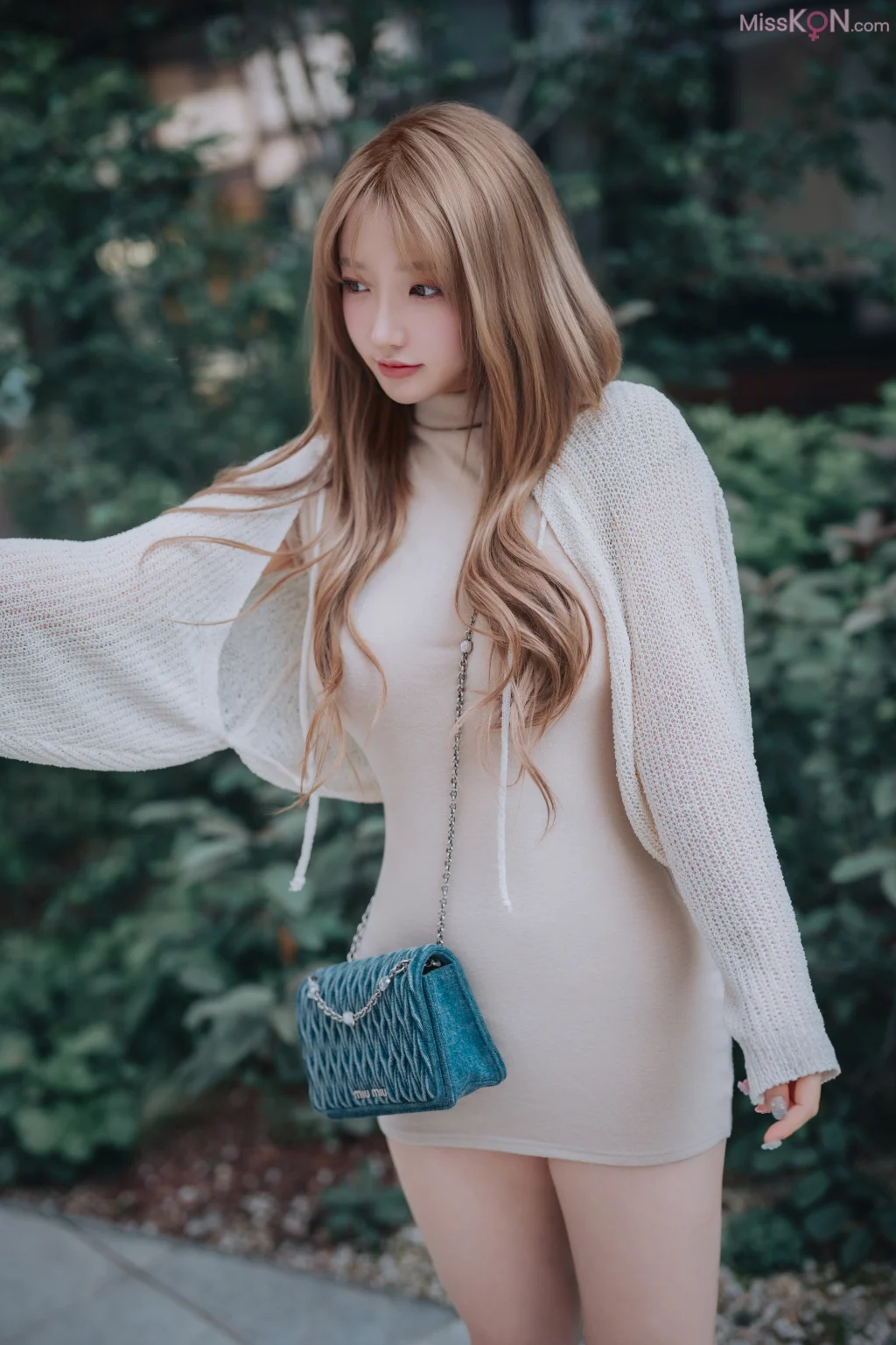 DJAWA Photo – Son Ye-Eun (손예은): Happy Solo Birthday (251 photos)