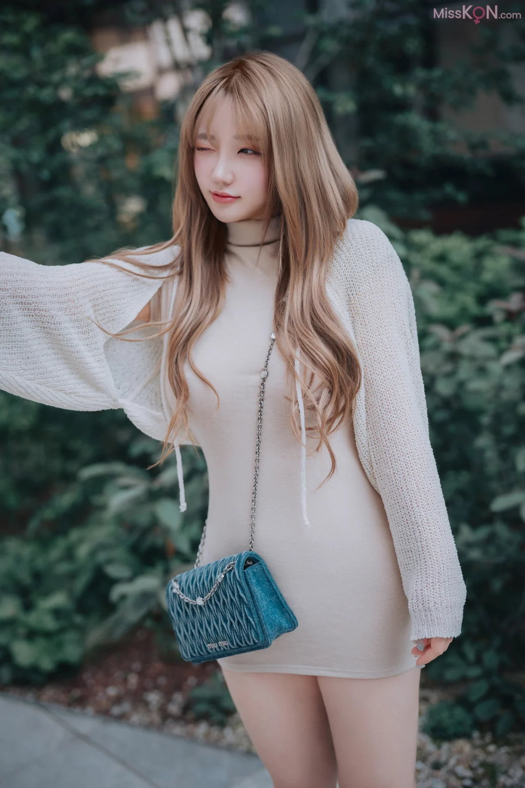 DJAWA Photo – Son Ye-Eun (손예은): Happy Solo Birthday (251 photos)