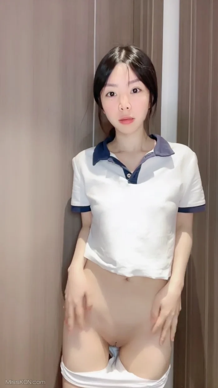 才艺米儿: 尤物女神 超强性感裸舞又喷水 (28 photos + 3 videos)
