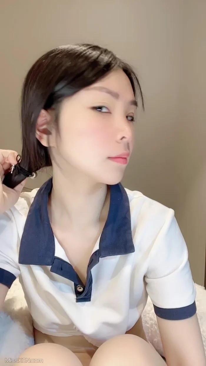 才艺米儿: 尤物女神 超强性感裸舞又喷水 (28 photos + 3 videos)