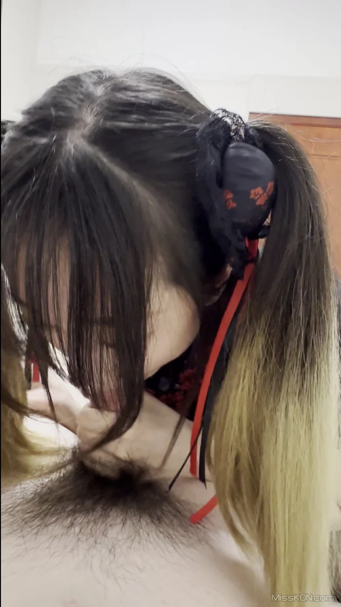 刘一染: 爱吃鸡鸡的眼镜熟悉面孔 (63 photos + 31 videos) – Page 2