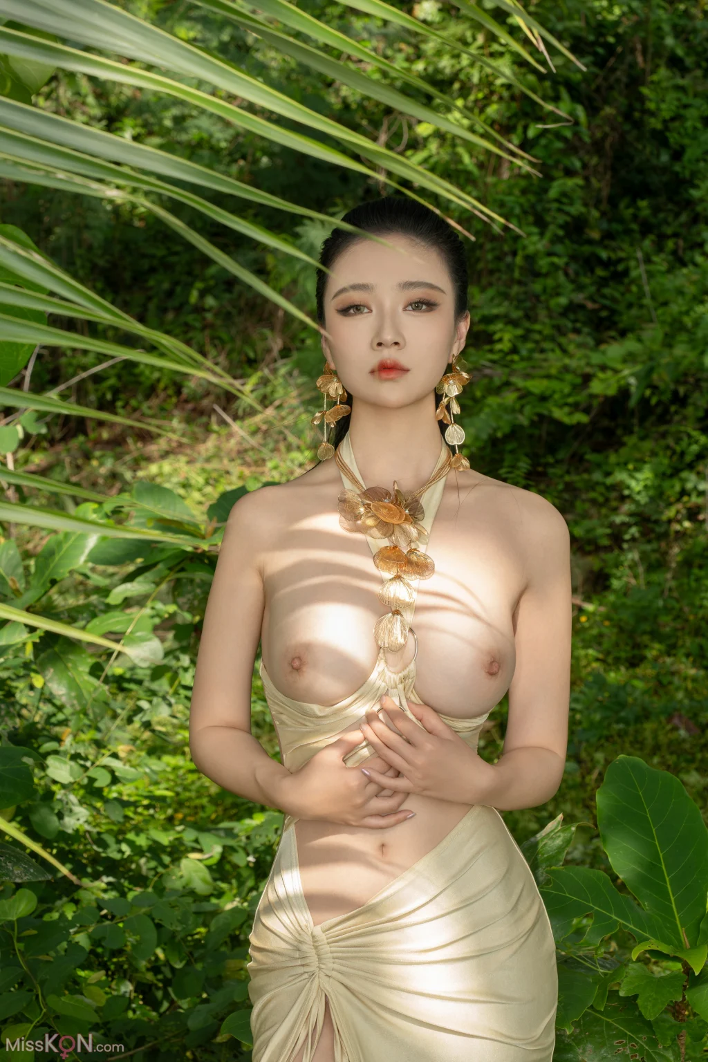 Coser@年年Nnian: 海边维纳斯 (80 photos) – Page 2