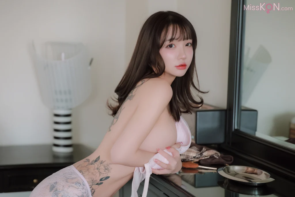 Son Ye-Eun (손예은): 2025 X-Mas Offline (123 photos)