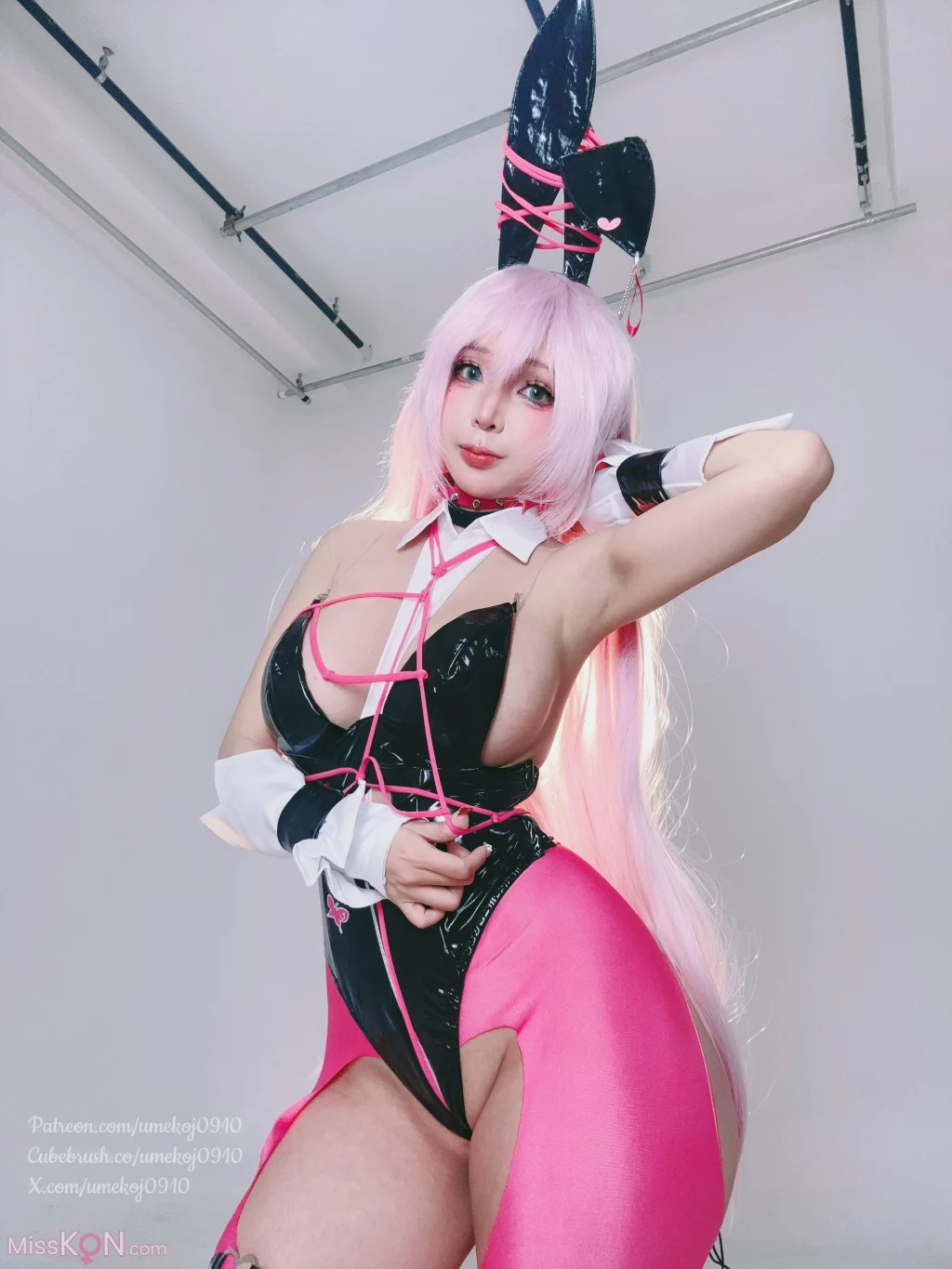 Coser@UmekoJ: Velvet Sensual Rabbit 「NIKKE」 (72 photos + 8 videos) – Page 2