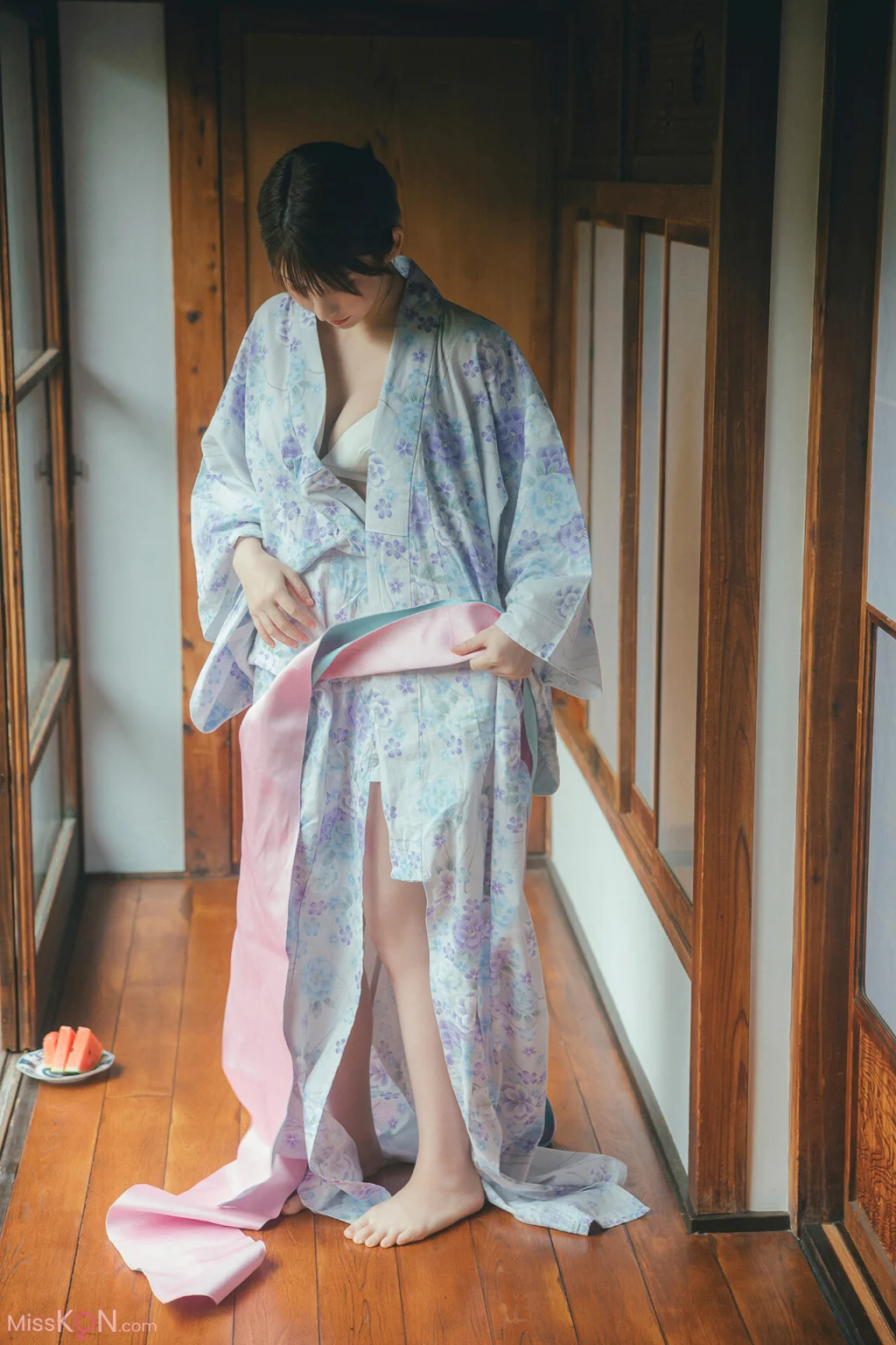 [JP] Enako (えなこ): FLASHデジタル写真集 あの夏の日を覚えてますか？ (54 photos)
