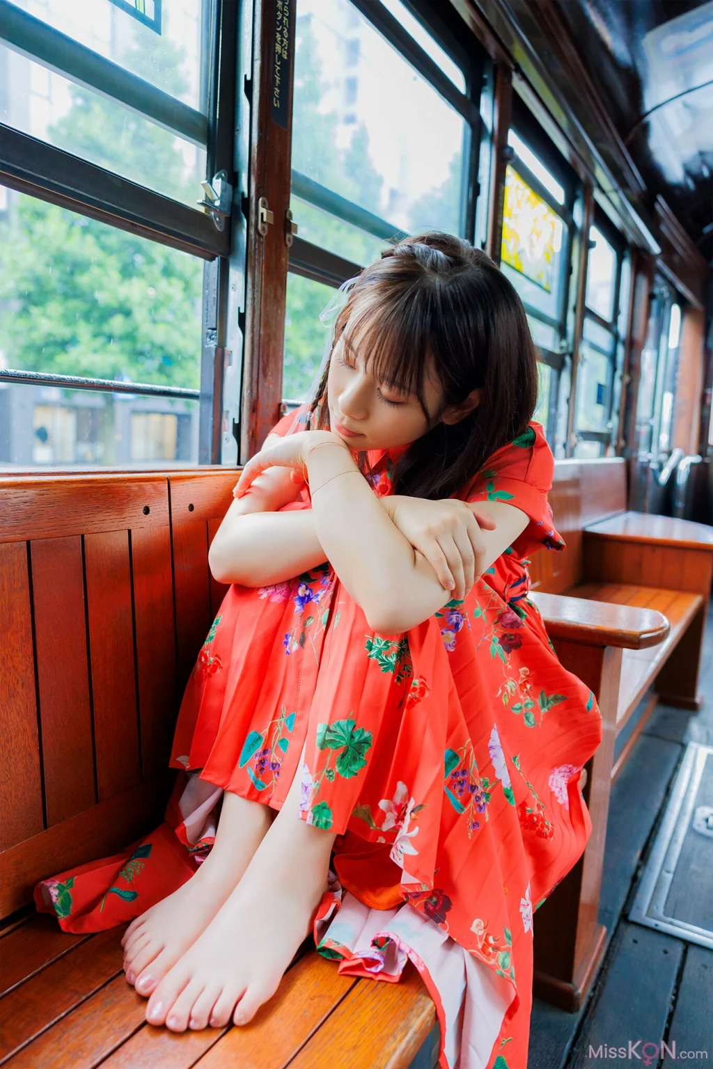 [JP] Kaori Maeda (前田佳織里): 2nd写真集【スピンオフデジタル版】 恋のかおり and more… baby’s breath (121 photos) – Page 2