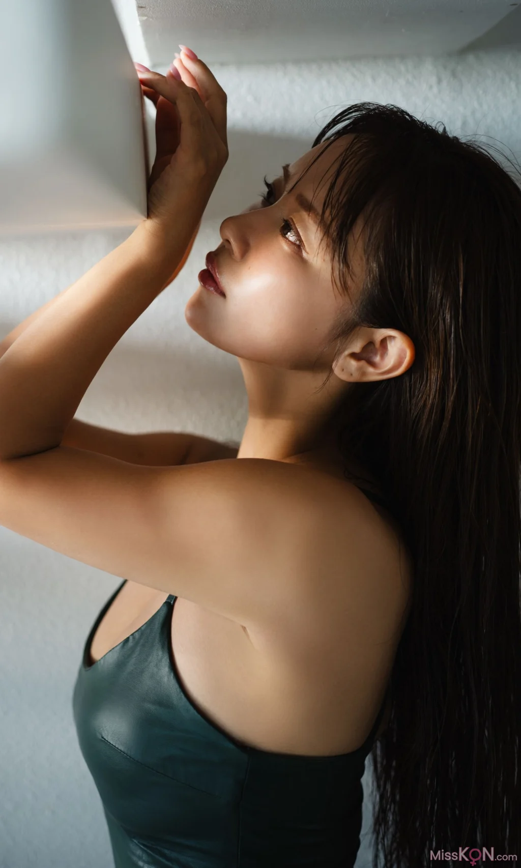 [JP] Yuka Iguchi (井口裕香): 『週プレ プラス！』アザーカット集「続・恋する沖縄。～prologue～」 (週プレ PHOTO BOOK) (43 photos)