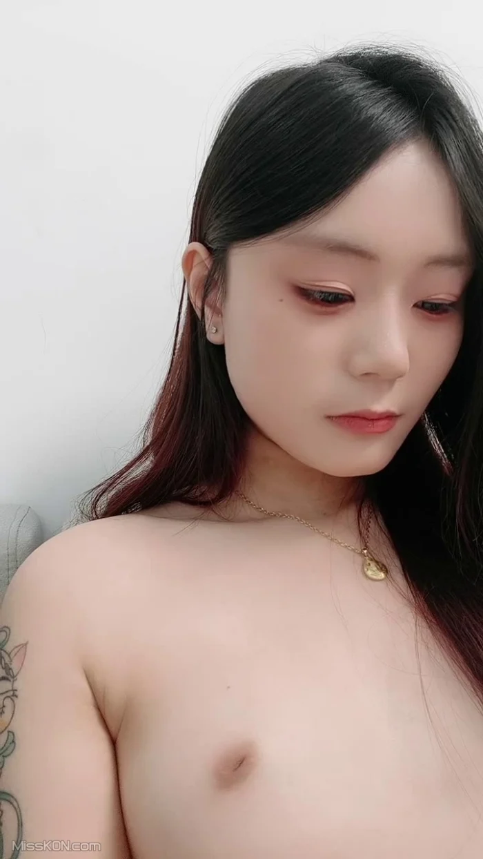 满嘴小生命: 24号大秀 清纯学妹喷水秀 (39 photos + 6 videos) – Page 2