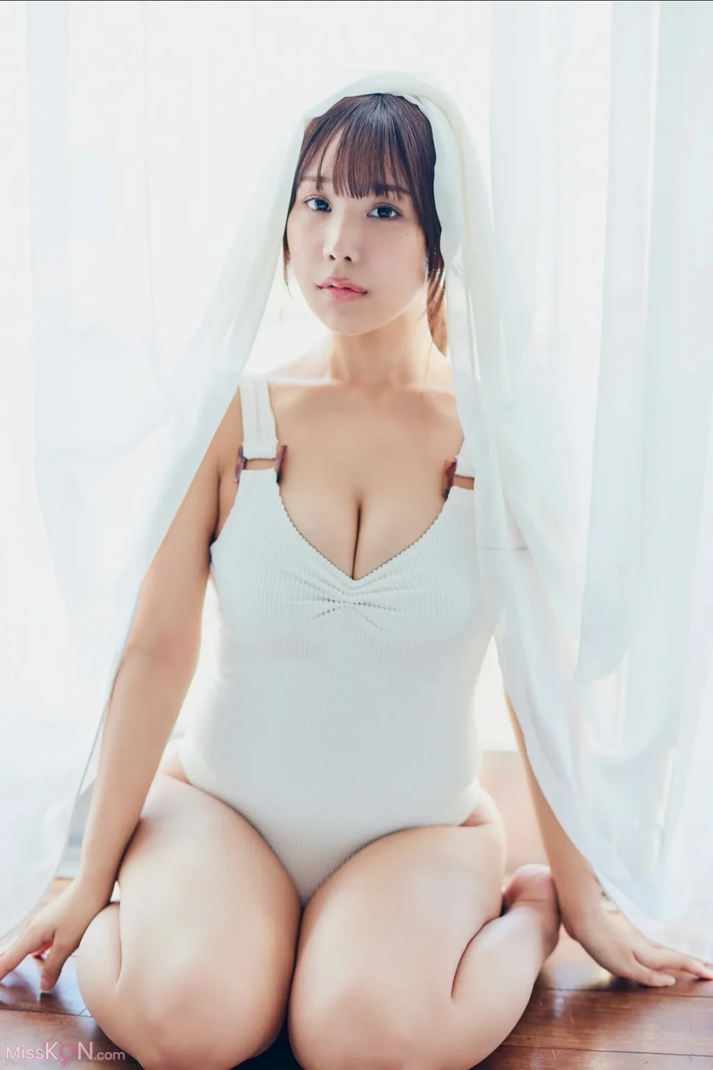 [JP] Towa Suzuki (鈴木兎羽): FRIDAYデジタル写真集 グラエンサー Vol.1 (65 photos) – Page 2