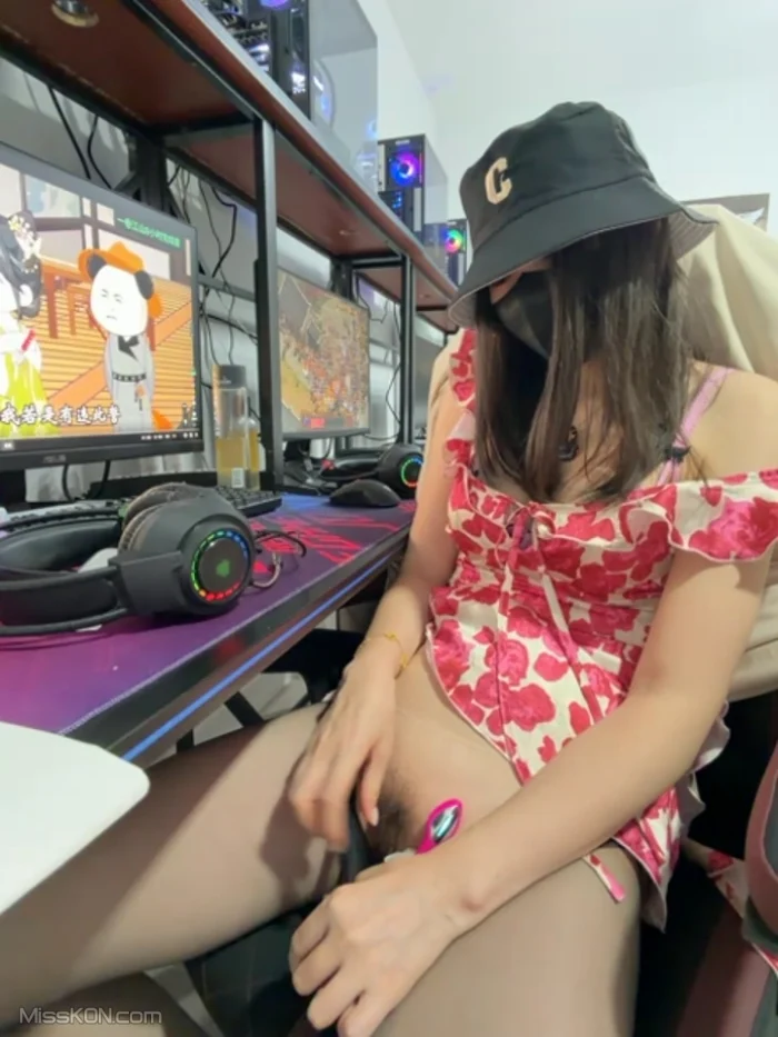 Lucky-cat88: 露出小美女 挑战公共场合露出 高尔夫球场 网吧 出租车 #01 (69 photos + 13 videos) – Page 2