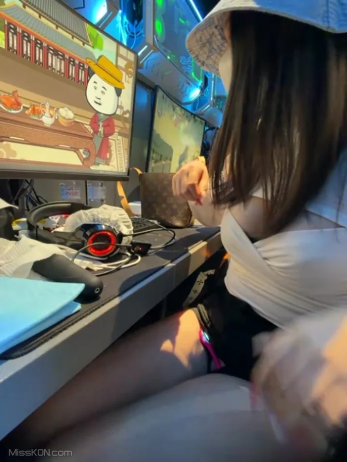 Lucky-cat88: 露出小美女 挑战公共场合露出 高尔夫球场 网吧 出租车 #01 (69 photos + 13 videos) – Page 2